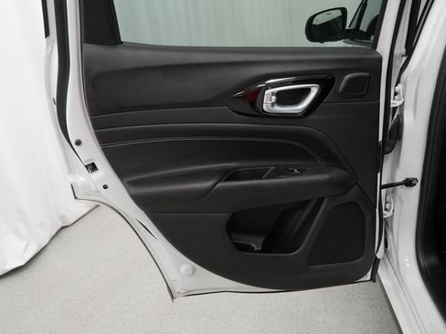 Certified 2023 Jeep Compass High Altitude w/ Driver Assist Group I image 42