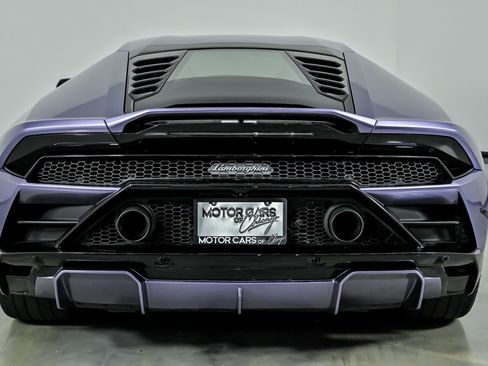 Used 2021 Lamborghini Huracan EVO RWD image 8