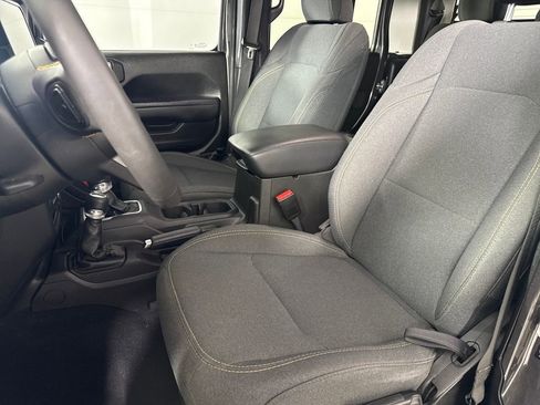 Used 2024 Jeep Gladiator Sport image 11