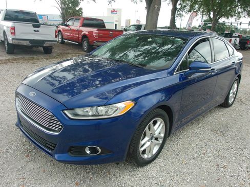 Used 2013 Ford Fusion SE FWD image 1