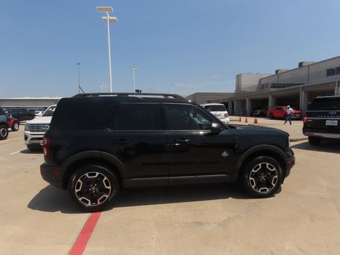 Used 2023 Ford Bronco Sport Outer Banks w/ Tech Package AWD/4WD image 10