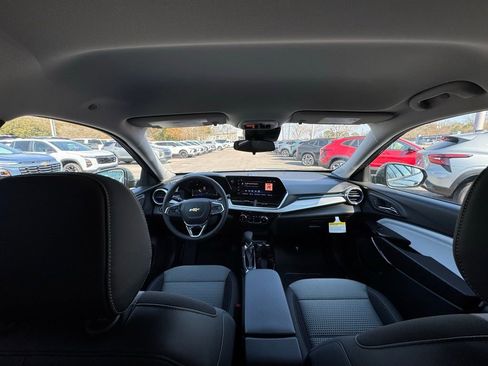 New 2026 Chevrolet Trax LT w/ Driver Confidence Package image 25