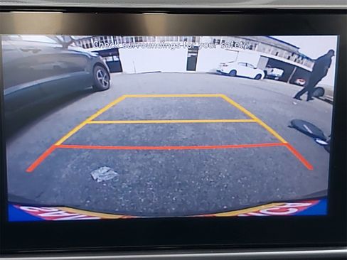 Used 2022 Hyundai Venue SE image 24