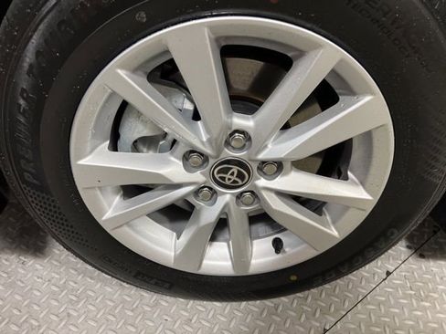 Used 2025 Toyota Camry LE FWD image 18