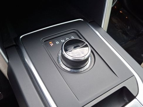 Used 2019 Land Rover Discovery Sport HSE image 22