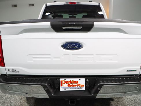 Used 2021 Ford F150 XLT w/ XTR Package image 8