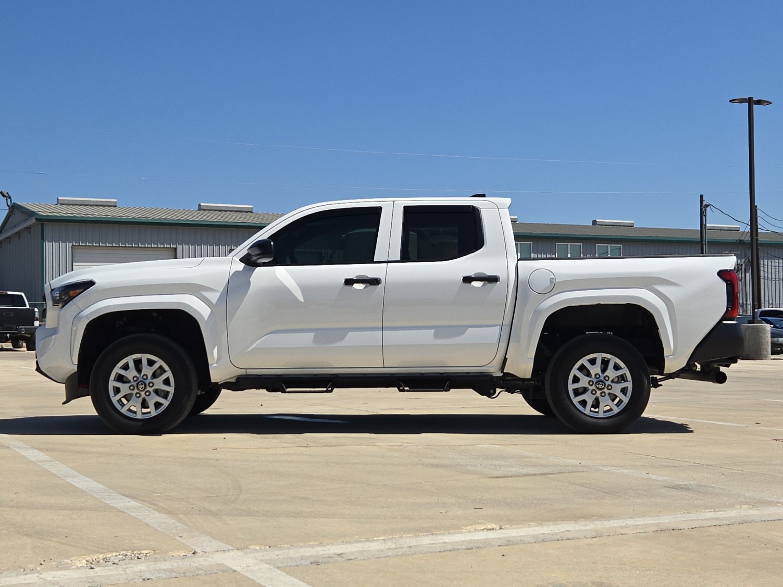 Certified 2025 Toyota Tacoma SR AWD/4WD image 2