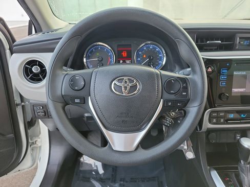 Used 2019 Toyota Corolla LE image 17