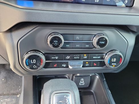 New 2026 Ford Bronco Big Bend AWD/4WD image 15
