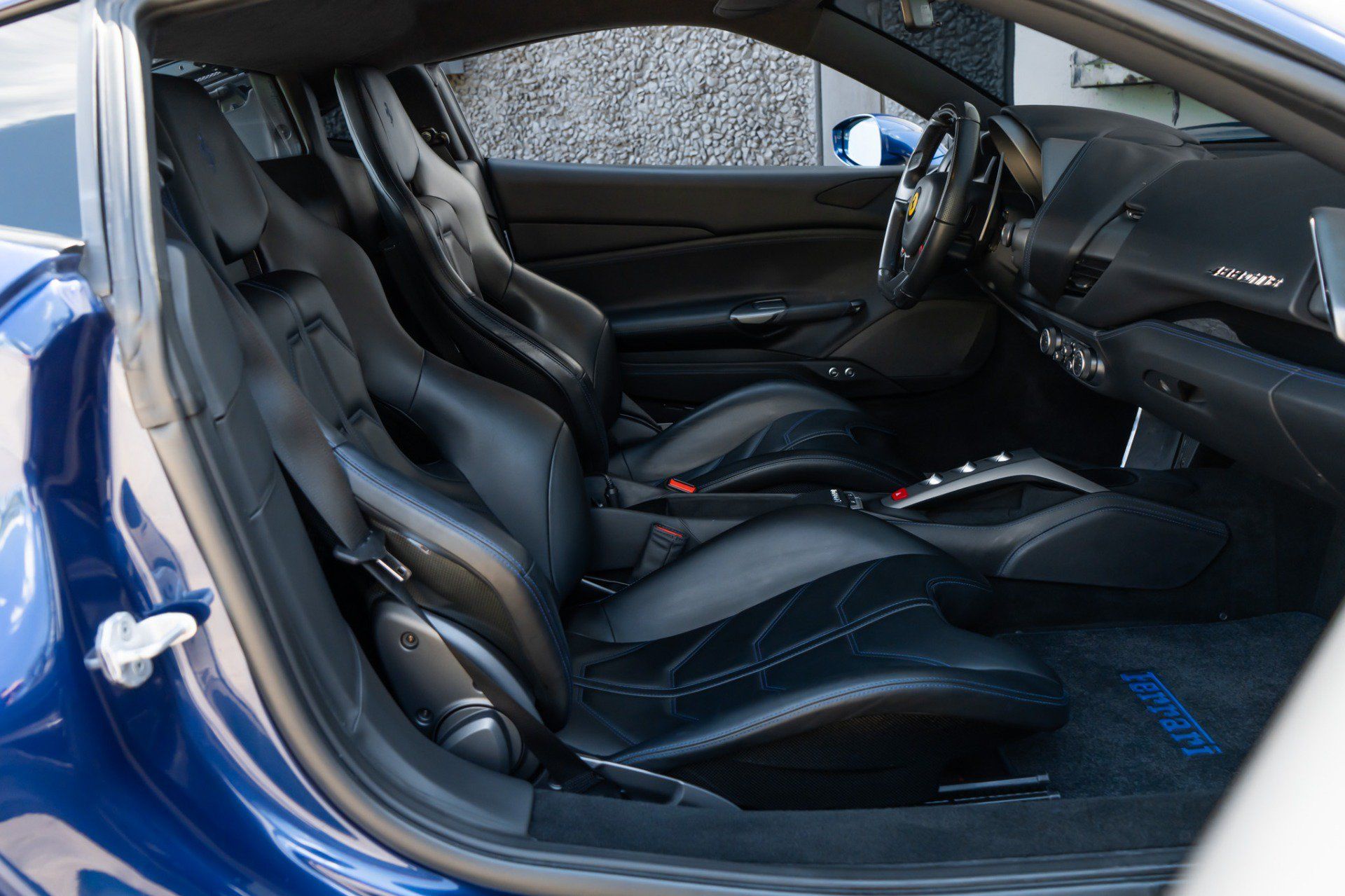 Used 2018 Ferrari 488 GTB RWD image 18
