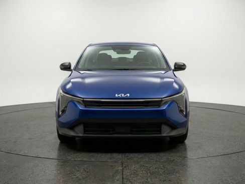 Used 2025 Kia K4 FWD image 2