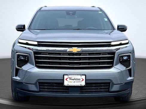 Used 2026 Chevrolet Traverse LT AWD/4WD image 3