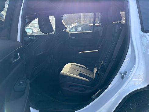 Certified 2025 Jeep Grand Cherokee L Laredo image 24