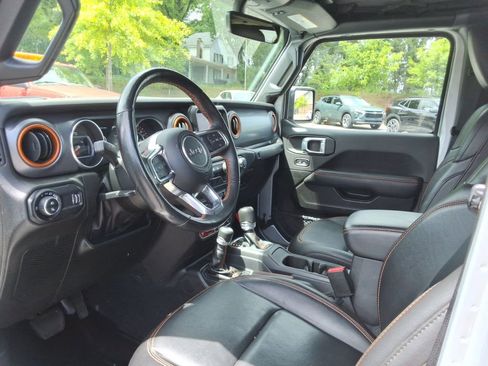 Used 2023 Jeep Gladiator Mojave w/ Cold Weather Group AWD/4WD image 22