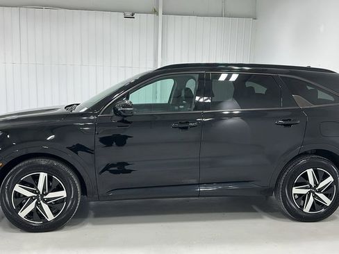 Used 2022 Kia Sorento S image 3