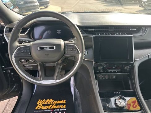 Used 2024 Jeep Grand Cherokee L Laredo AWD/4WD image 13