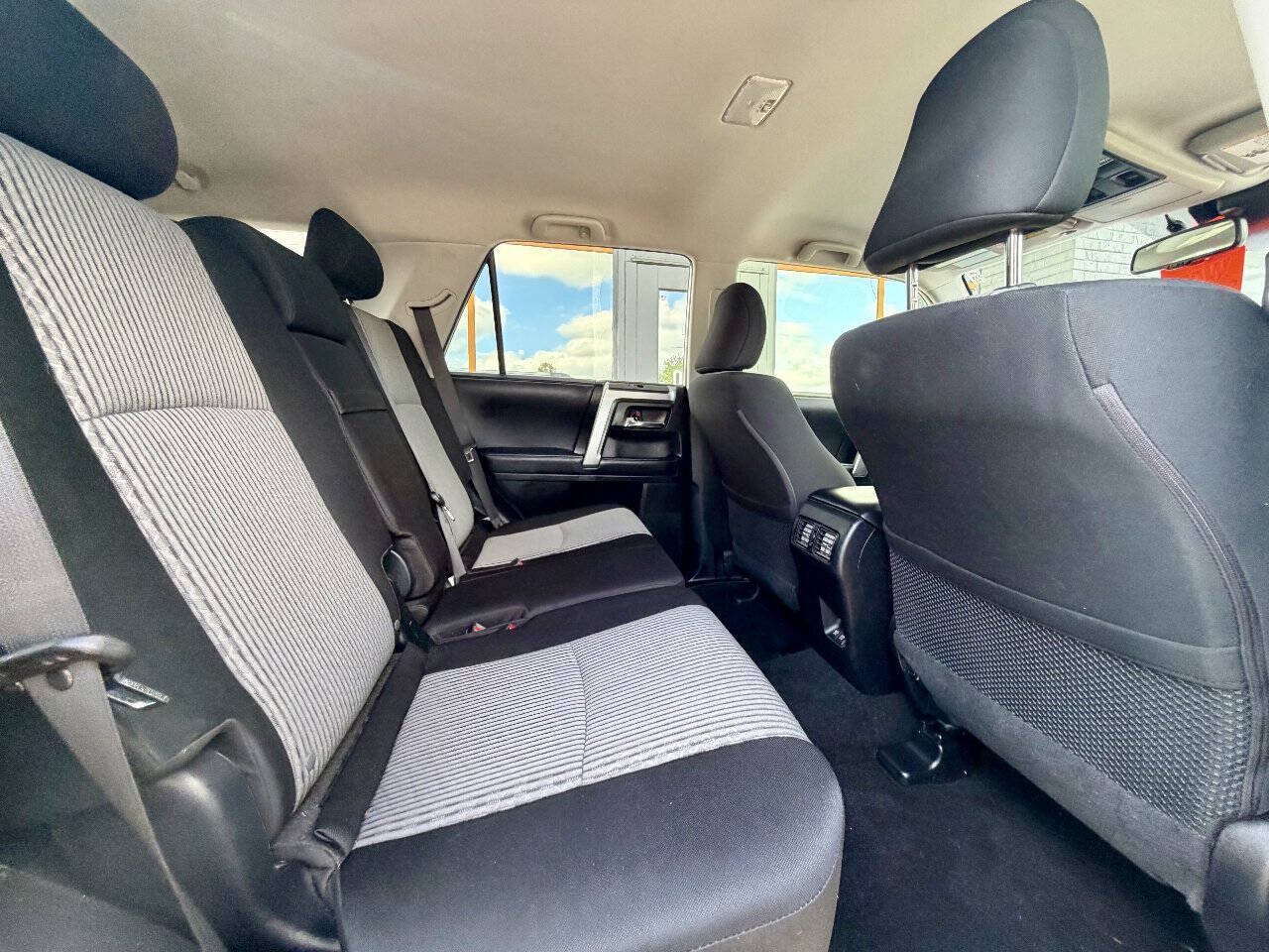 Used 2021 Toyota 4Runner SR5 AWD/4WD image 28