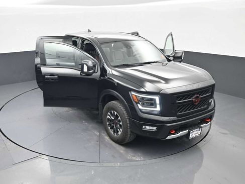 Used 2024 Nissan Titan PRO-4X w/ Pro-4x Convenience Package image 40