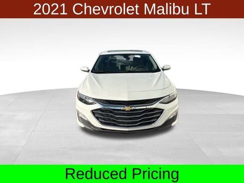 Used 2021 Chevrolet Malibu LT image 2