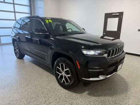 Used 2024 Jeep Grand Cherokee L Limited w/ Trailer Tow Package AWD/4WD image 2