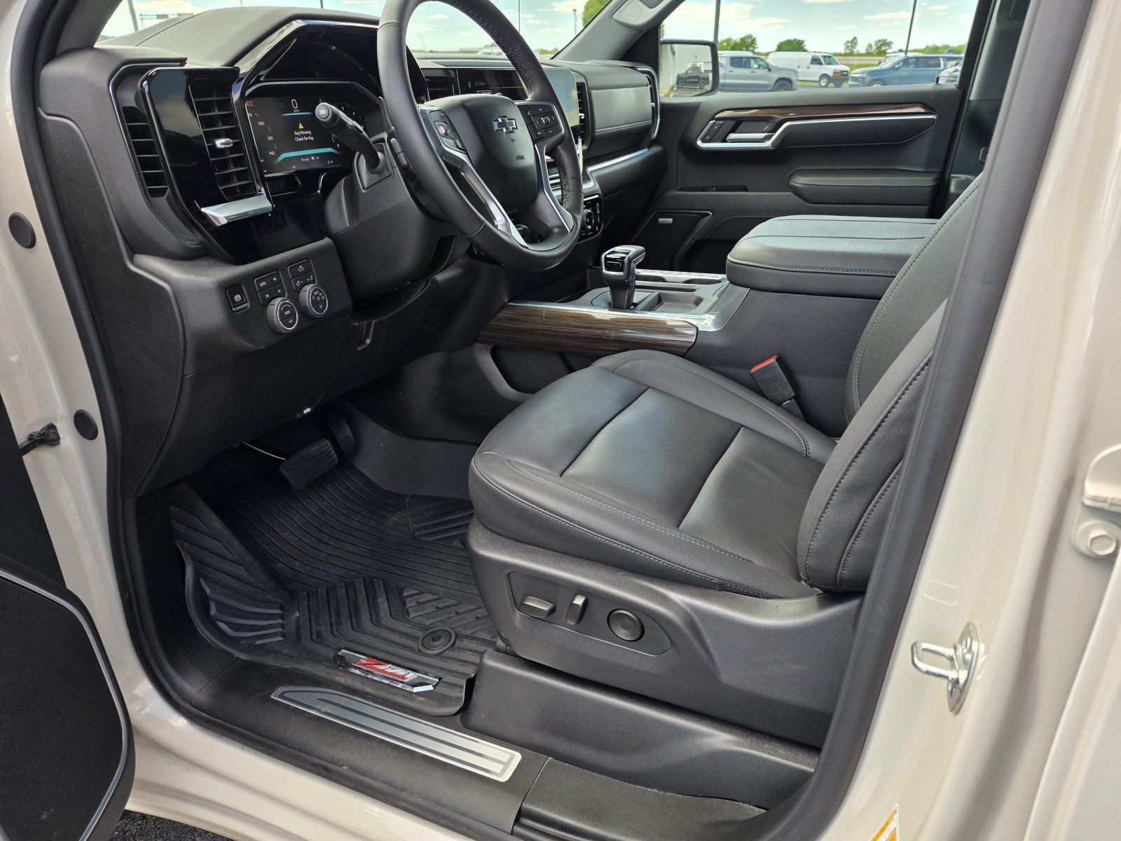 Used 2026 Chevrolet Silverado 1500 RST AWD/4WD image 3