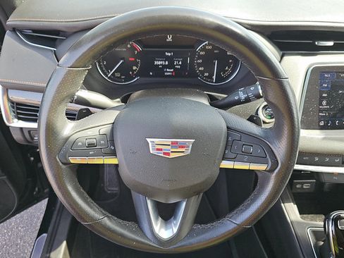 Used 2023 Cadillac XT4 Sport FWD image 9