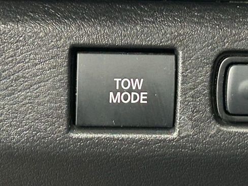 Used 2022 Nissan Frontier PRO-4X w/ Pro-4X Premium Package image 10