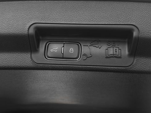 Certified 2023 Ford Explorer Limited w/ Equipment Group 301A image 8