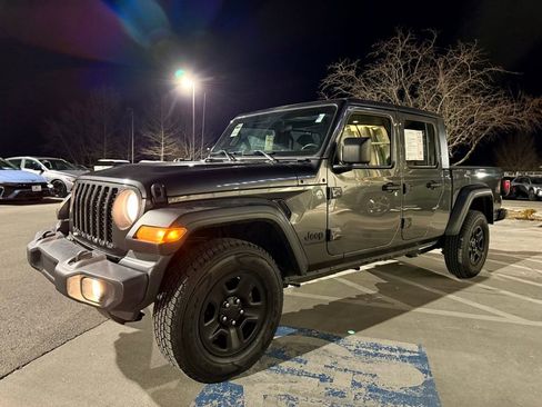 Used 2021 Jeep Gladiator Sport image 1