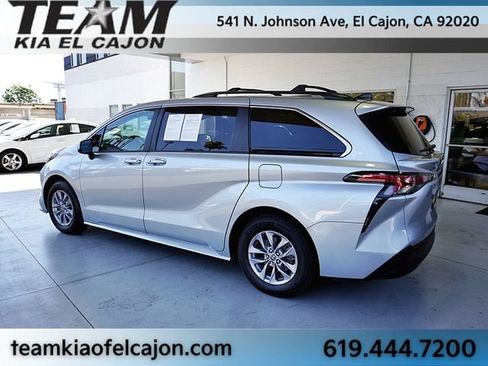 Used 2022 Toyota Sienna LE FWD image 7