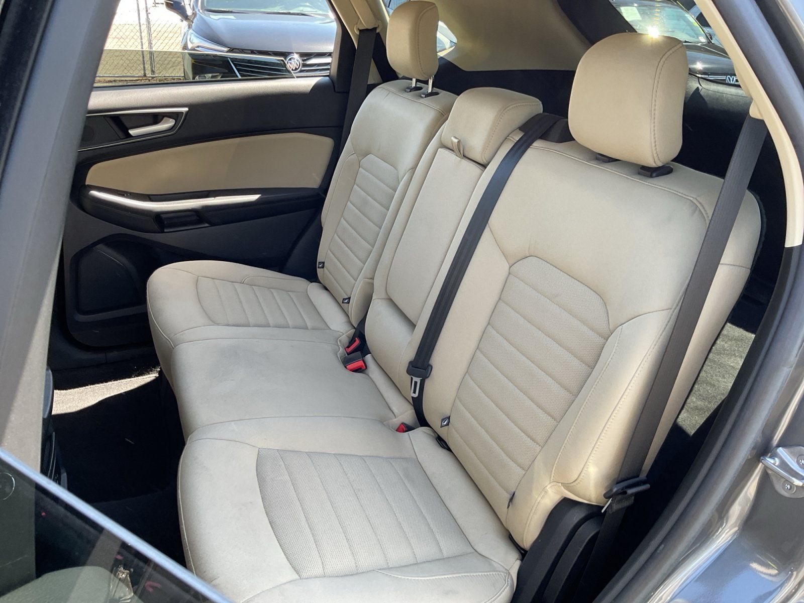 Used 2021 Ford Edge SE FWD image 19