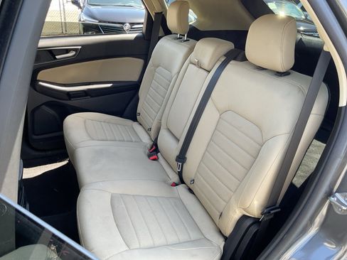 Used 2021 Ford Edge SE FWD image 19