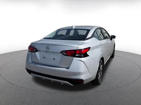 Used 2025 Nissan Versa SV image 14