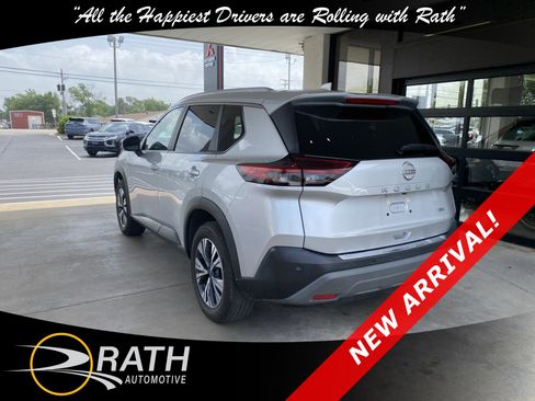 Used 2022 Nissan Rogue SV w/ SV Premium Package FWD image 8