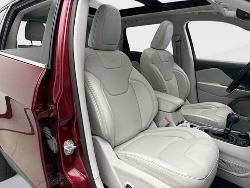 Used 2021 Jeep Cherokee Limited image 16