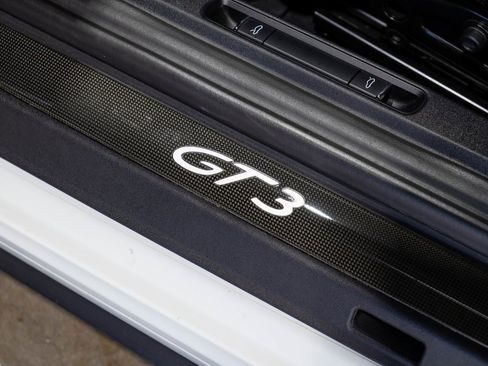 Used 2018 Porsche 911 GT3 image 35