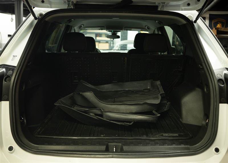 Used 2023 Chevrolet Equinox LT w/ LPO, Floor Liner Package AWD/4WD image 7