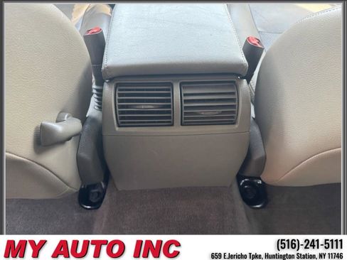 Used 2010 Jeep Grand Cherokee Laredo image 15