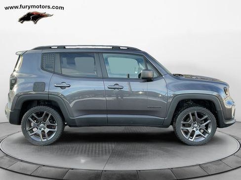 Used 2021 Jeep Renegade Latitude image 2