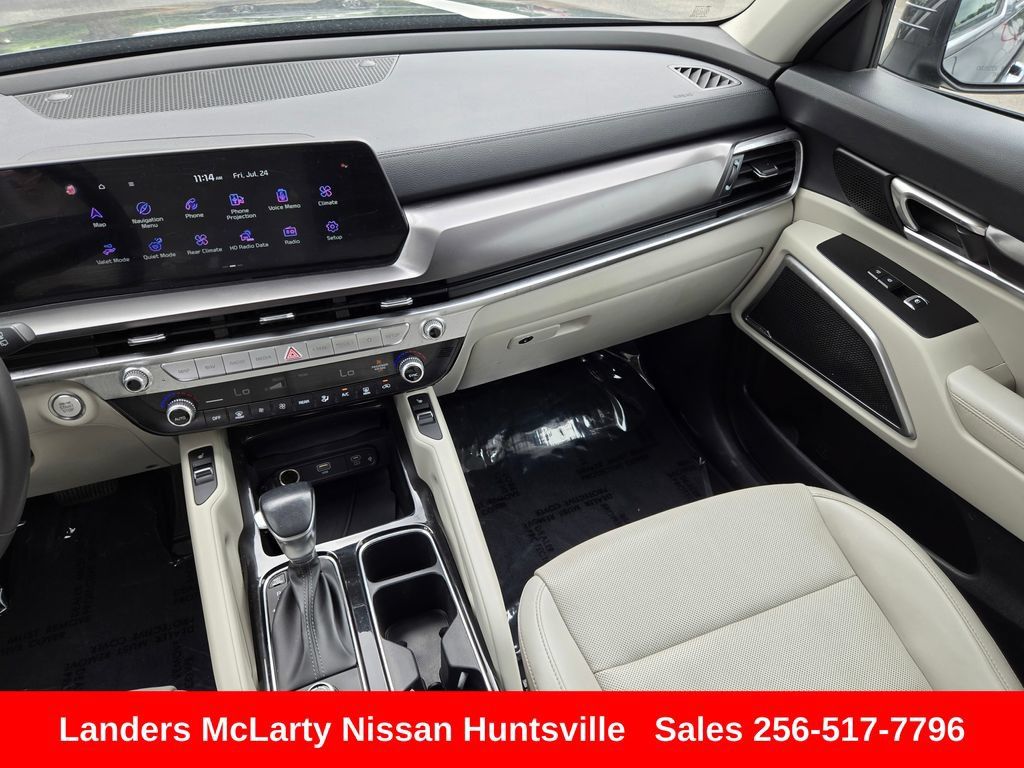 Used 2024 Kia Telluride S w/ S Sunroof Package FWD image 17