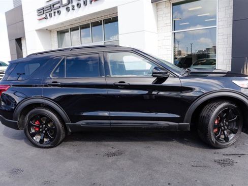 Used 2023 Ford Explorer ST w/ Equipment Group 401A image 4