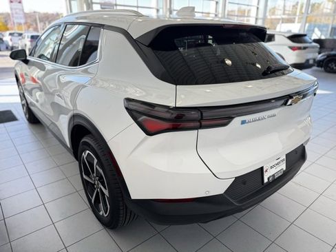 New 2026 Chevrolet Equinox EV LT image 39