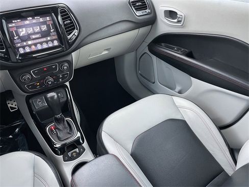 Used 2020 Jeep Compass Limited image 12