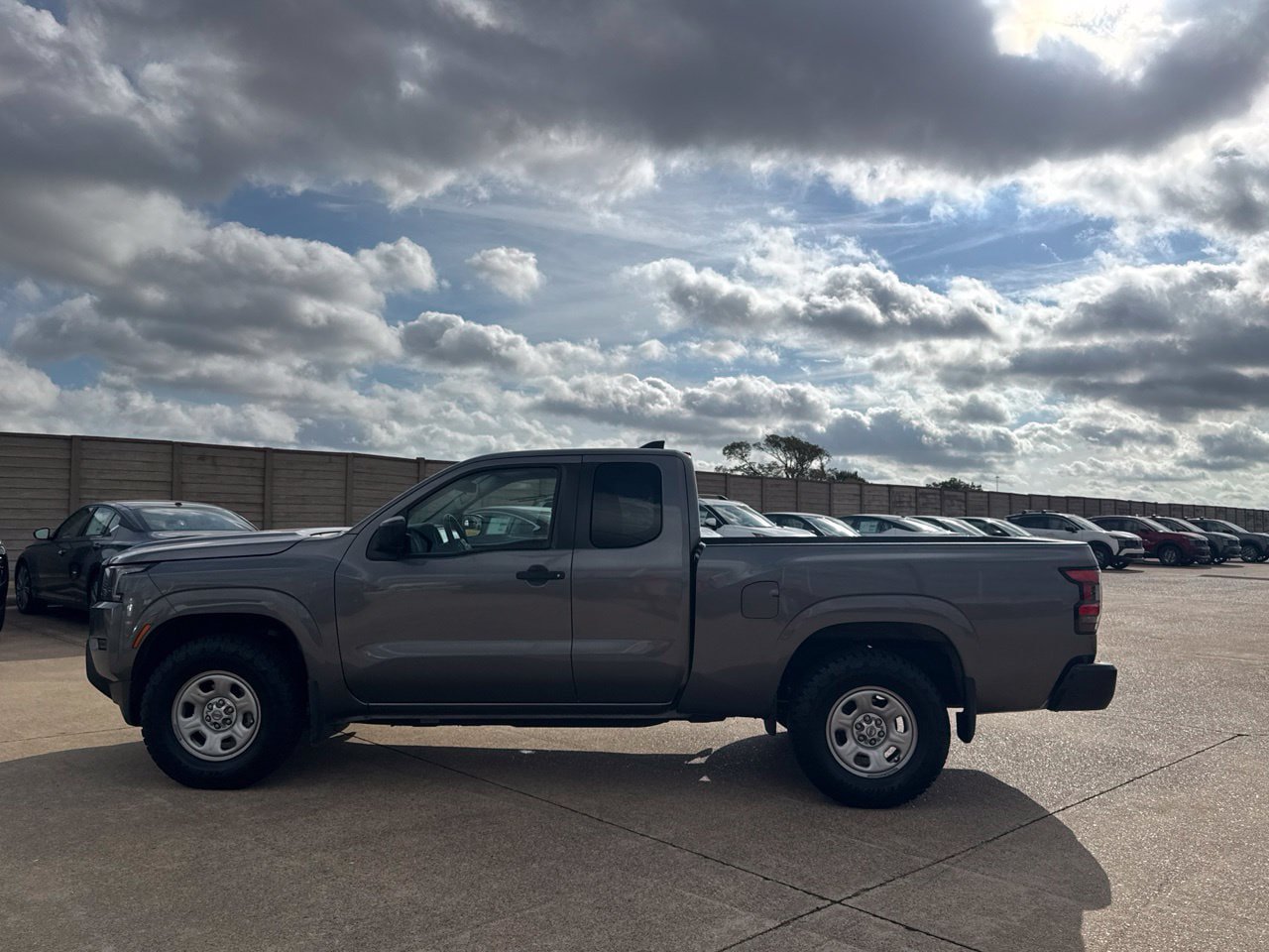 Used 2022 Nissan Frontier S w/ Technology Package AWD/4WD image 13