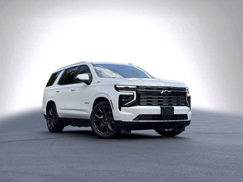 Used 2025 Chevrolet Tahoe High Country AWD/4WD image 2