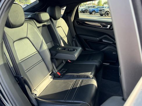 Used 2023 Porsche Cayenne Coupe w/ Premium Package AWD/4WD image 39