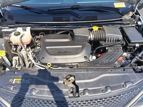 Used 2023 Chrysler Voyager LX FWD image 31
