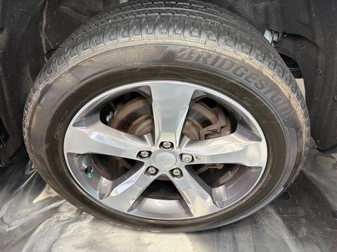 Used 2024 Jeep Grand Cherokee L Limited w/ Rear Seat Video Group I image 25