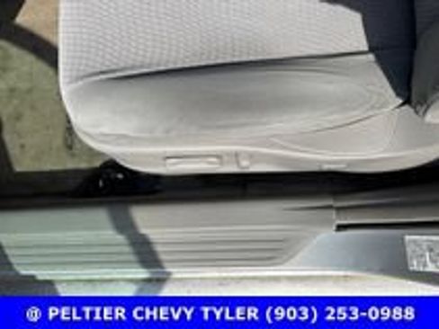 Used 2010 Toyota Camry FWD image 12