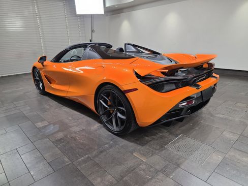 Used 2022 McLaren 720S Spider image 4